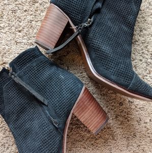 Tom's Heeled Booties